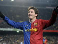 阿扎伦卡回归赛场，比分优势明显首场状态亮眼，尤文图斯观众沸腾！